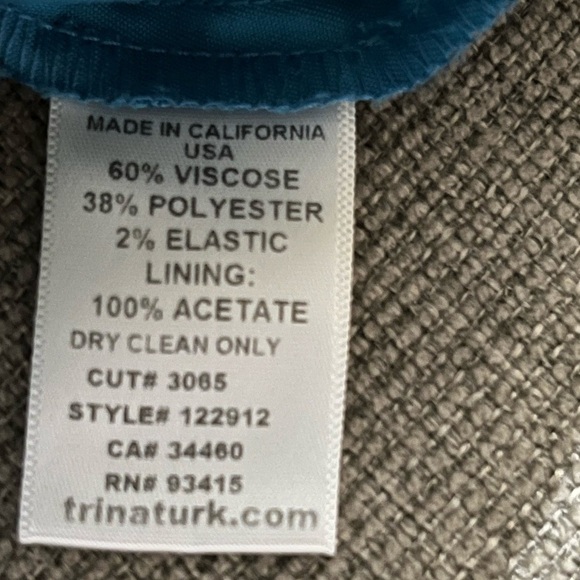 Trina Turk Dressy Cuffed Shorts Teal Blue Gently Used Dry Cleaned Size 4 - Picture 6 of 7